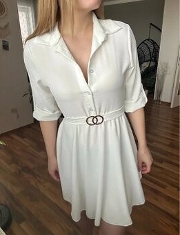 Letní bílé vzdušné šaty s páskem a sponou, Butik XS/S