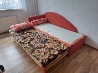 rozkladaci postel s uloznym prostorem