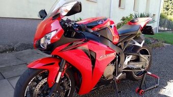 Honda cbr 1000rr