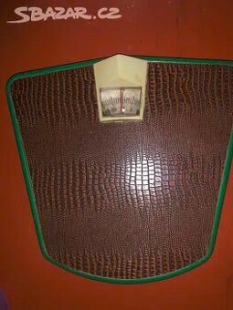 Retro stará mechanická osobní váha