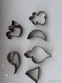 Starožitná vykrajovátka na cukroví