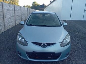 Mazda 2 1,5 benzín 76kw , výhřev sedaček