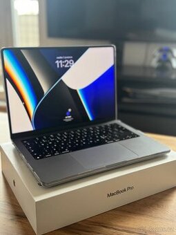 Macbook Pro 14" M1, 16GB RAM, 512GB SSD včetně příslušenstv