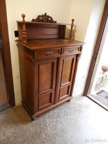 Skříňka komoda historismus