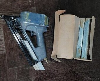 Hřebíkovačka vstřelovač