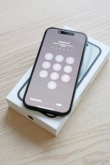 iPhone 15, 128 GB, černý