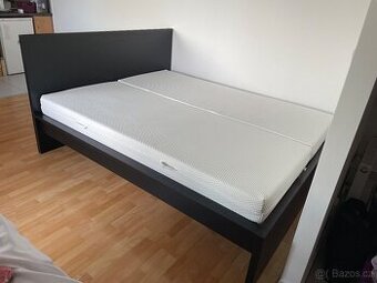 Dvoulůžková postel 160x200