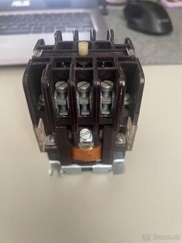 Vzduchový stykač V25M - 1