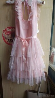 šaty krajkové růžové  do společnosti , na ples