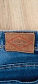 Originál dámské rifle značky Lee Cooper.