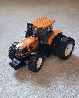 Bruder traktor Renault Atles s dvojitymi kolesami
