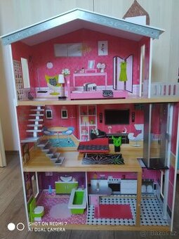 Domeček pro panenky