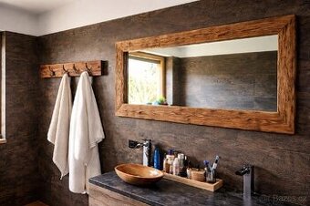 Zrcadlo ze starých trámů