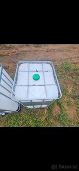 Kubíková nádrž na vodu, IBC 1000l