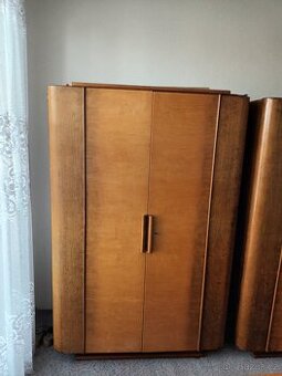 Prodám světlé skříně