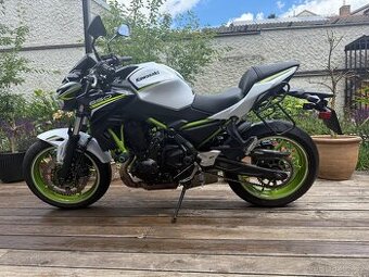Kawasaki Z650 MY2021, 6 000 km, originální boční brašny