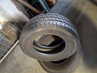 2celoroční pneu 215/70R15 C - 1