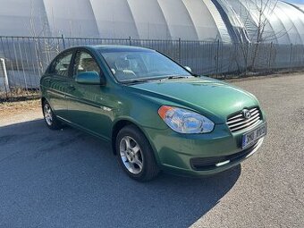 Hyundai Accent 1,4i 71KW, NOVÁ STK, TAŽNÉ, MANUÁL