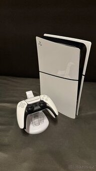 PlayStation 5 Slim s mechanikou