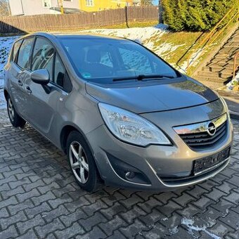 Opel meriva B 2011 dily s auta..1.4 benzin..