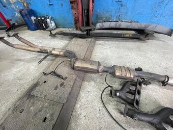 BMW E36 323i střední díl výfuku s katem