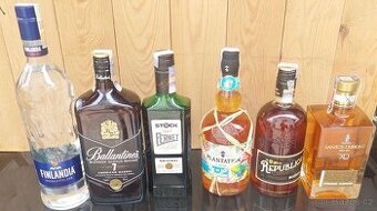Alkohol flasky plne z akce