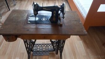 Starožitný šitý stroj