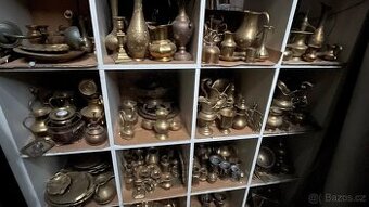 Sbírka mosazných předmětů