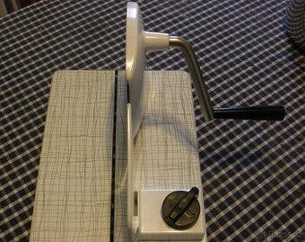 ruční kráječ Ideal