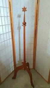 Dřevěný stojan/věšák