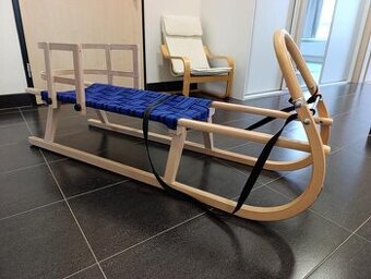 Dřevěné dětské sáňky/sáně