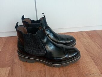 Kotníkové podzimní boty Pertini vel. 39