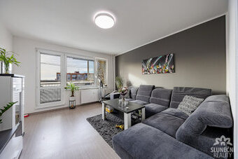 Pronájem prostorného bytu 3+1 s lodžií, 68 m² – Zlín, Na Hon