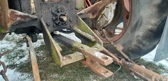 Prodám spodní závěs zetor  3011, 4011