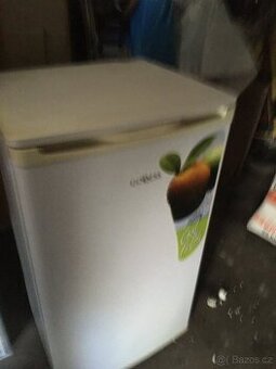 Mala lednicka - malo pouzivana v peknem stavu