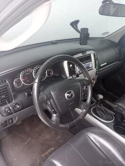 Mazda tribute 2.3 i    4×4