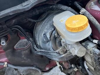 Posilovac brzd subaru forester