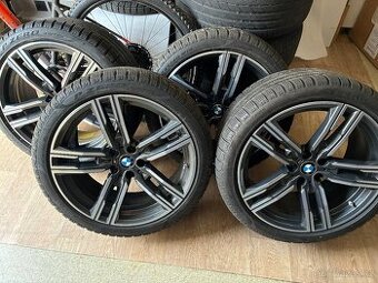Originální zimní sada BMW 8 STYLING M727 v rozměrech 8x19 ET