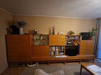 Retro obývací stěna leštěná světlá