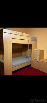 Dvoupatrová postel