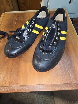 Socialistické retro kopacky plátěnky vel 27