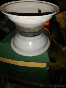 Kola na zahradní traktor