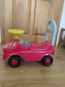 Dětské odrážedlo - hrací autíčko
