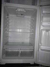 Nadstandardní širší  lednice 73 cm,335 litrů. Můžu dovézt