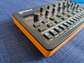 Roland AIRA Compact T-8
