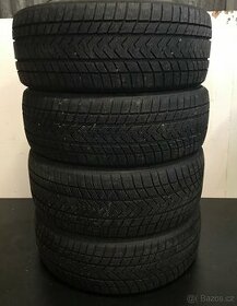 235/45 R21 + 255/40 R21 Zánovní zimní pneu 90%