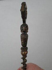 SLEVA - otvírák z bronzu s vývrtkou na lahve