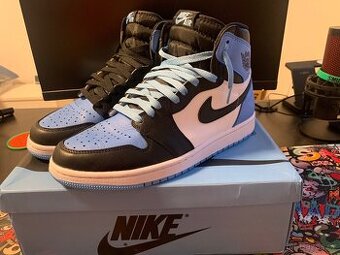 Nike Air Jordan 1 Retro High OG UNC Toe