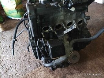 Prodám na Yamaha Fazer FZ6 S2 - Motor.