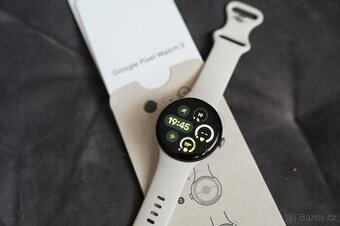 Google Pixel Watch 3, 41 mm, stříbrné, v záruce
